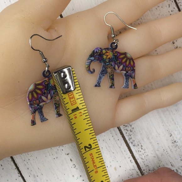 Elephant Acrylic Earrings - Picture 7 of 8